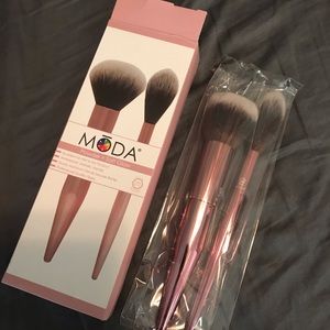 MODA makeup brushes